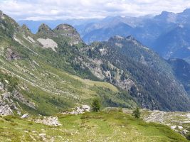 Tiefblick auf die Alpe Leis