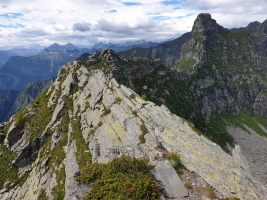 Balanciererei über den Verbindungsgrat hinüber zur Scíma di Péüri