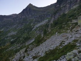 Lange Traverse unter der Cima di Nèdro durch