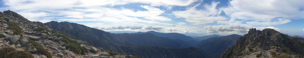 Blick Richtung Ajaccio; rechts hinten der Golf von Sagone [imgDir=S alt=1800]