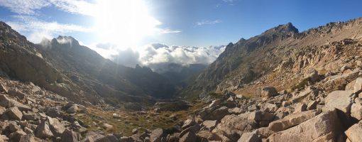 Wieder wechselt der Charakter der Landschaft. Erinnert man sich noch an die Steppenlandschaft beim Lac den Nino? [alt=2250 imgDir=WSW]