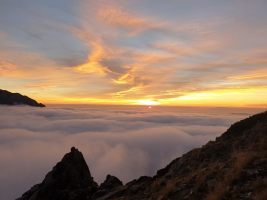 Etwas früher Sonnenuntergang in den korsichen Bergen [alt=1990 imgDir=SSW]