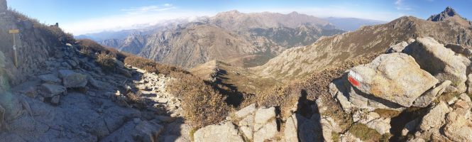 Die Bocca Muratellu befindet sich östlich der gleichnamigen Pointe. Rechts aussen Monte d`Oro [alt=2120 imgDir=NNW]