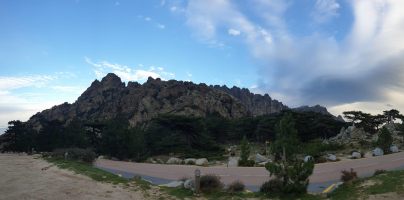 Die Aiguilles de Bavella nach einer Regennacht