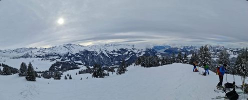 Panorama Richtung Südwest mit Blick auf den Vierwaldstättersee. [imgDir=WSW panoDir=r2l panoOr=r2l]