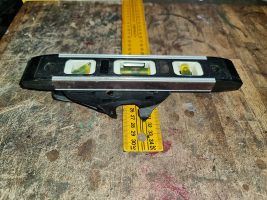 Mit 1mm Unterlage steht der umgekehrte Bindungskopf horizontal auf seinen Spitzen.