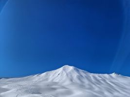 Jemand anders war offensichtlich  noch mehr "stoked". Deutliche Zeichen für Windverfrachtungen in der NE-Flanke sichtbar.