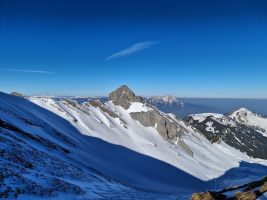 Links hinten Schrattenflue