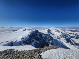 Blick zur Plaine Morte mit dem Wildhorn im Hintergrund