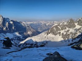 Spätnachmittäglicher Blick zur Krönenhütte hinunter