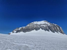 Gross Spannort mit dem Fussaufstieg von ganz links aussen