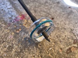 Mit einem Haargummi zusätzlich fixieren