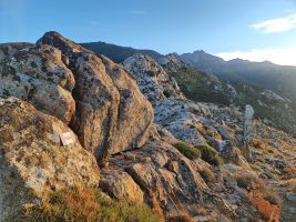 Ruine hinter dem Mont S. Bartolomeo