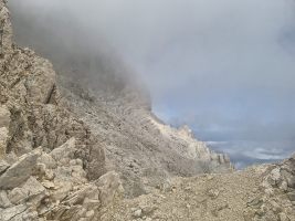 Blick über den ersten Teil der Via Ferrata Bafile bis zur Schulter rechts aussen.