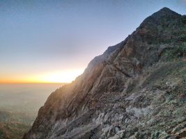 Die Sonne steigt über der Adria auf.