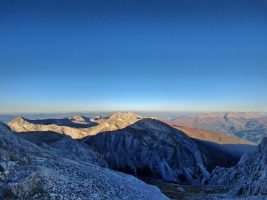 Der Corno Grand wirft seinen Schatten auf den Pizzo Intermesoli