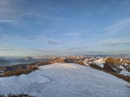Abendlicht über den nördlichen Bergen