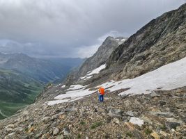 Durch die Traufe hinab und dann in den Regen