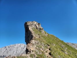 Dieser Turm wird umgangen. Dahinter der Gitschen.