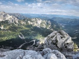 Rückblick zum Startpunkt, rechts hinten Kranjska Gora