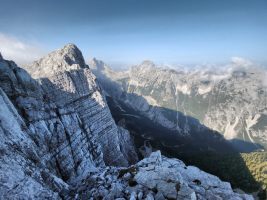 Das Tamar-Tal mit Jalovec und dahinter Mangart