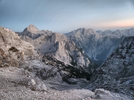 Da unten wohl über die Geröllhalde hinab