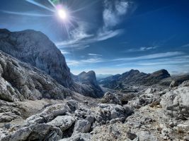 Hinten links der Vrata-Sattel