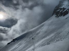 Steile Abfahrt hinter der Wyssenlücke