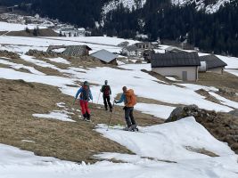 Schneefleckenhüpfen