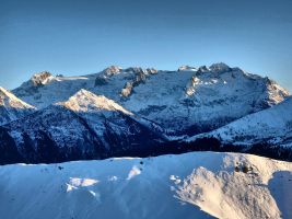 Die Medelserkette über dem Piz Plaun Grond