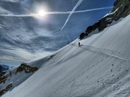 Traverse sehr gut (da tief) gespurt