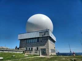Trump würde bleich vor Neid ab diesem Mega-Golfball!