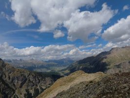 Hinten dominiert der Piz Kesch
