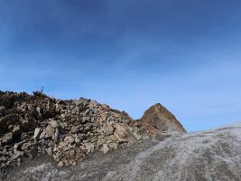 Hinten der Hauptgipfel