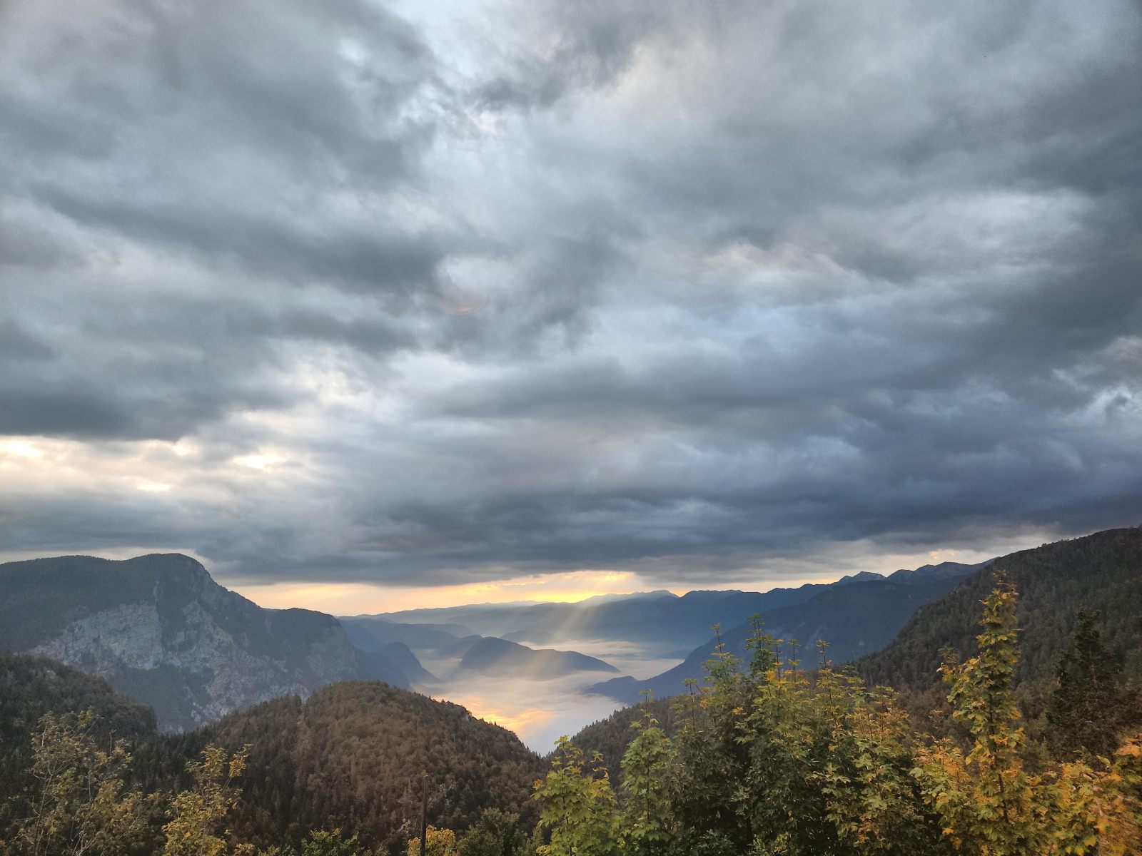 2023-10-04 Abstieg zum Bohinjsko-See